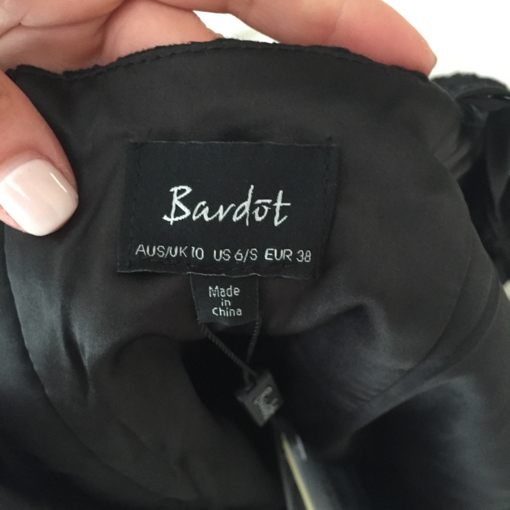 NWT Bardot Karlie black lace cold shoulder dress - Picture 8 of 8